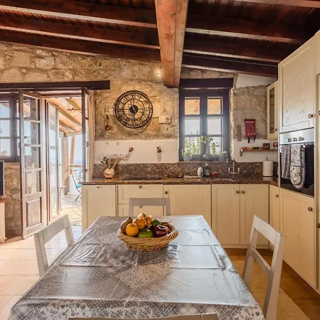 Casa vacanze 'i Folia' With Roof Garden And Terrace